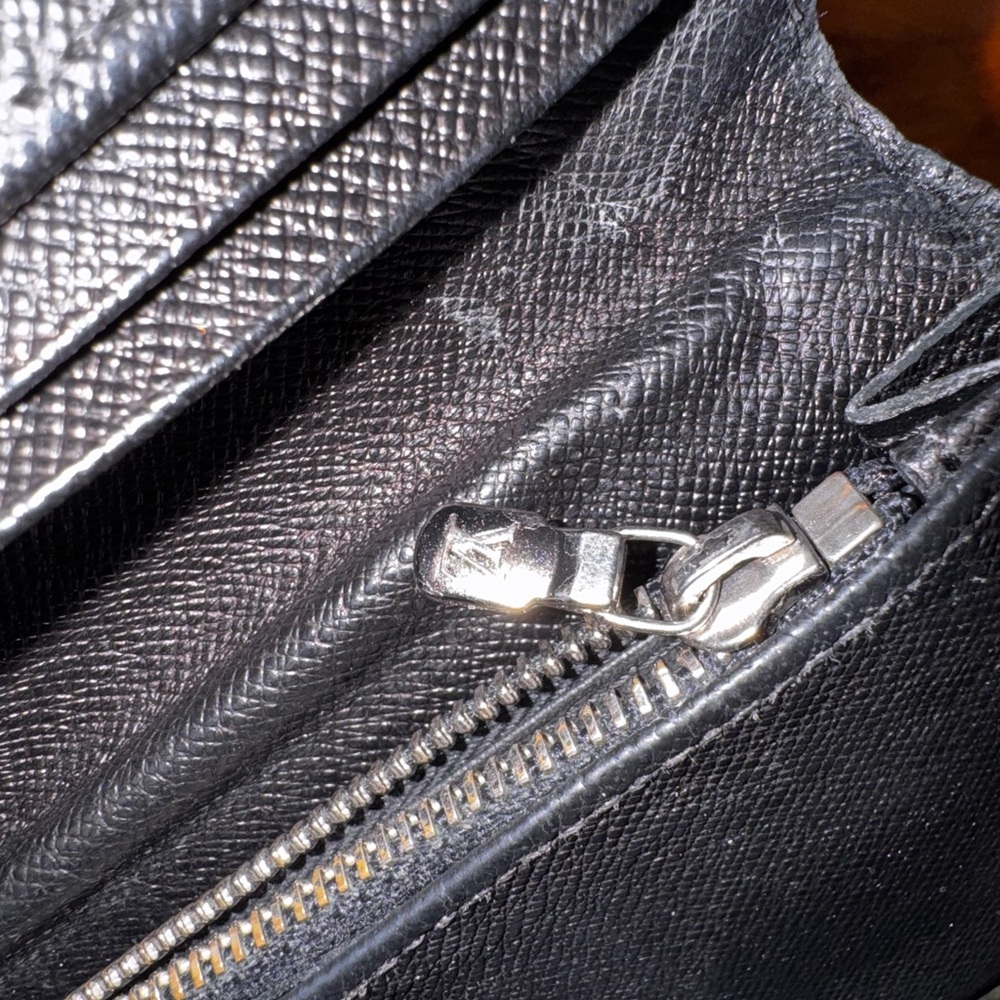 Louis Vuitton Damier Infini
Porte feiulle
Brazza Long Wallet Purse/authentic - Picture 12 of 16
